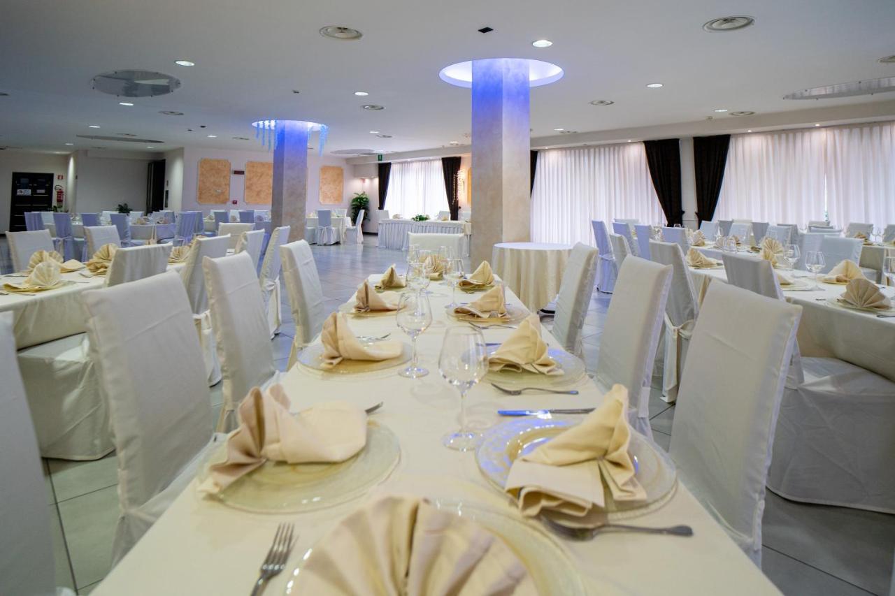 Hotel Insteia Полла Экстерьер фото