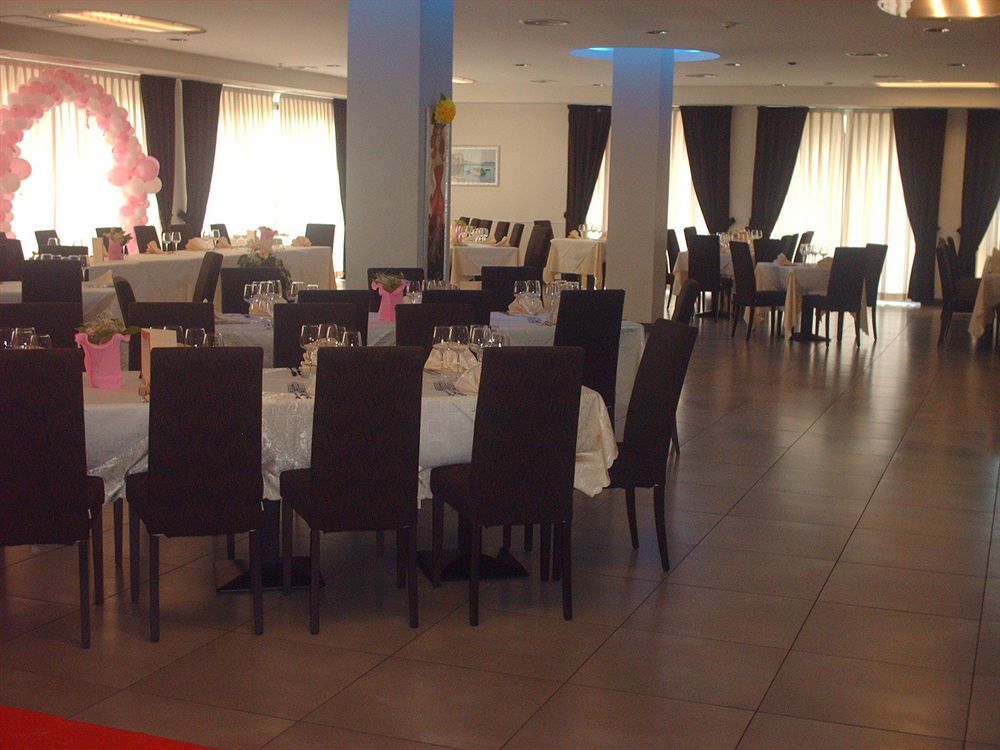Hotel Insteia Полла Экстерьер фото
